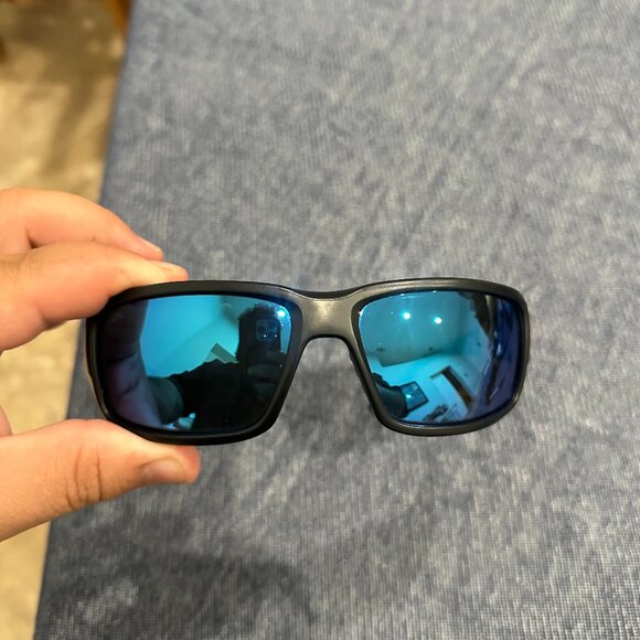 Costa Del Mar Rincon Unisex Sunglasses in Black/Polarized Blue Mirror